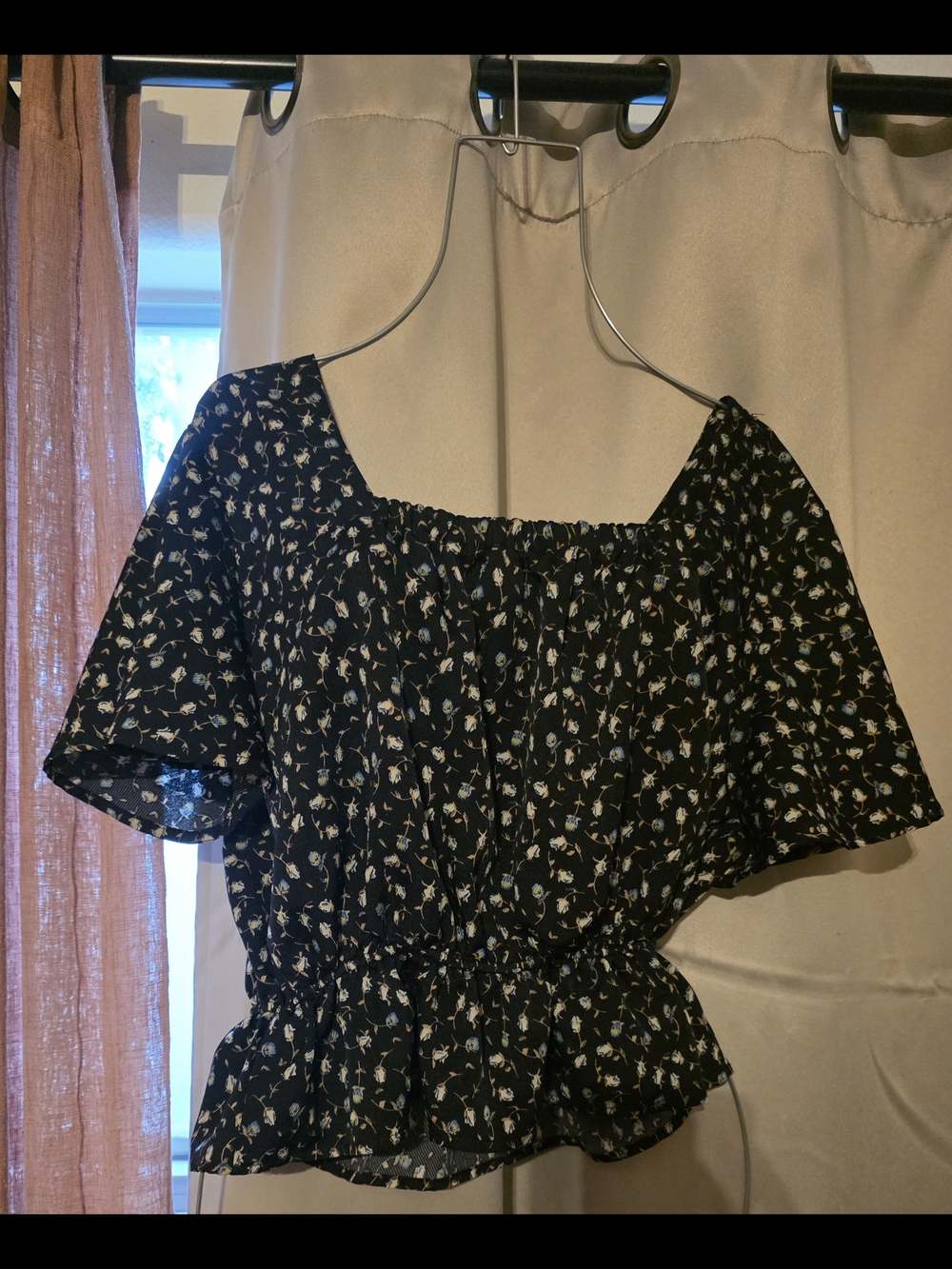 Jon & Anna Black Floral Cropped Peplum Blouse